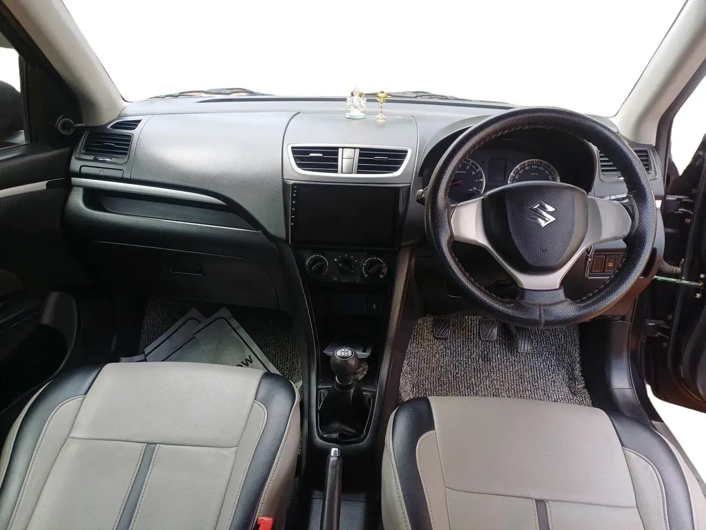 2014 Maruti Swift VXI, Petrol, Manual, 1,03,861 km, interior