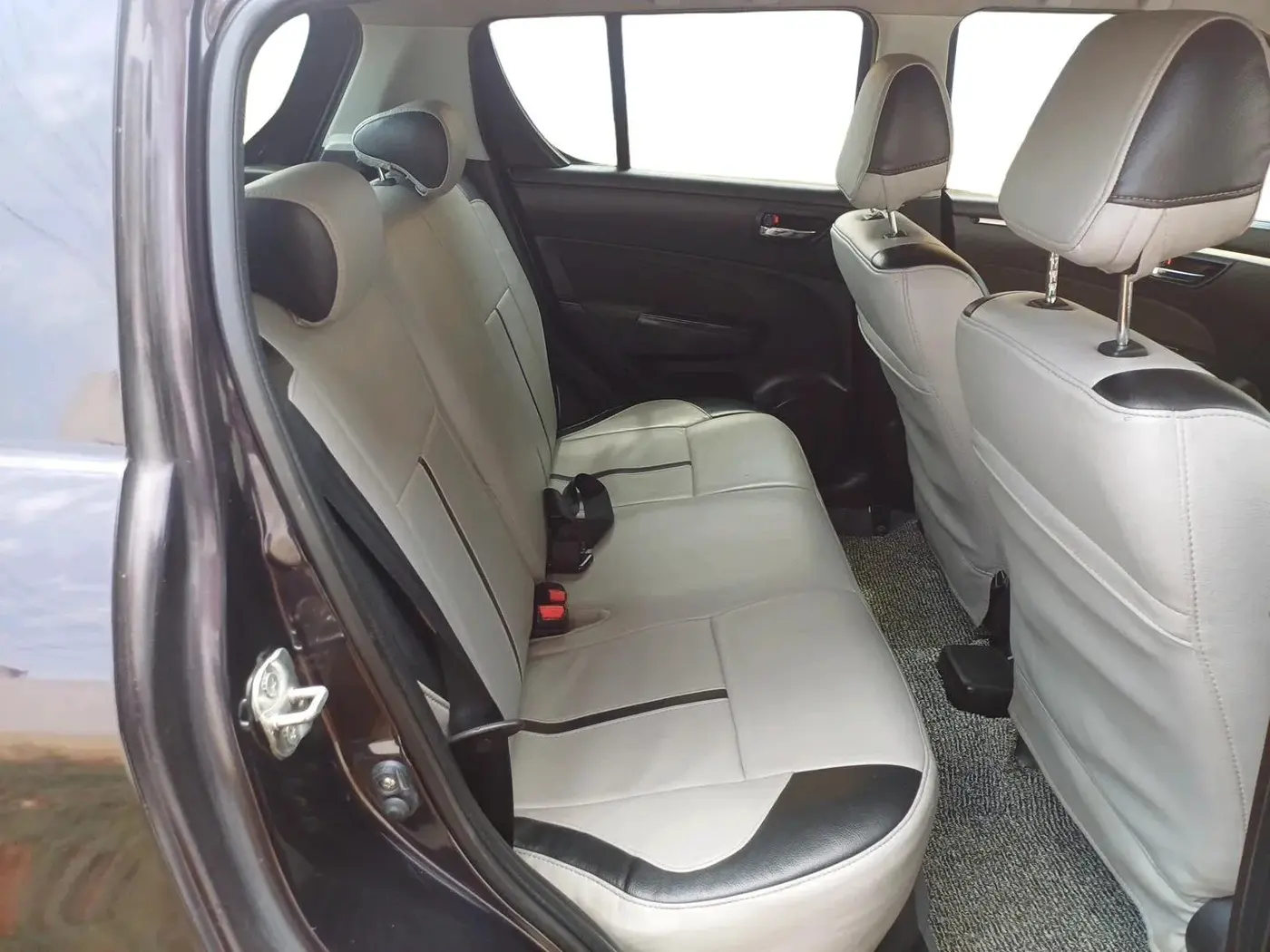 2014 Maruti Swift VXI, Petrol, Manual, 1,03,861 km, interior