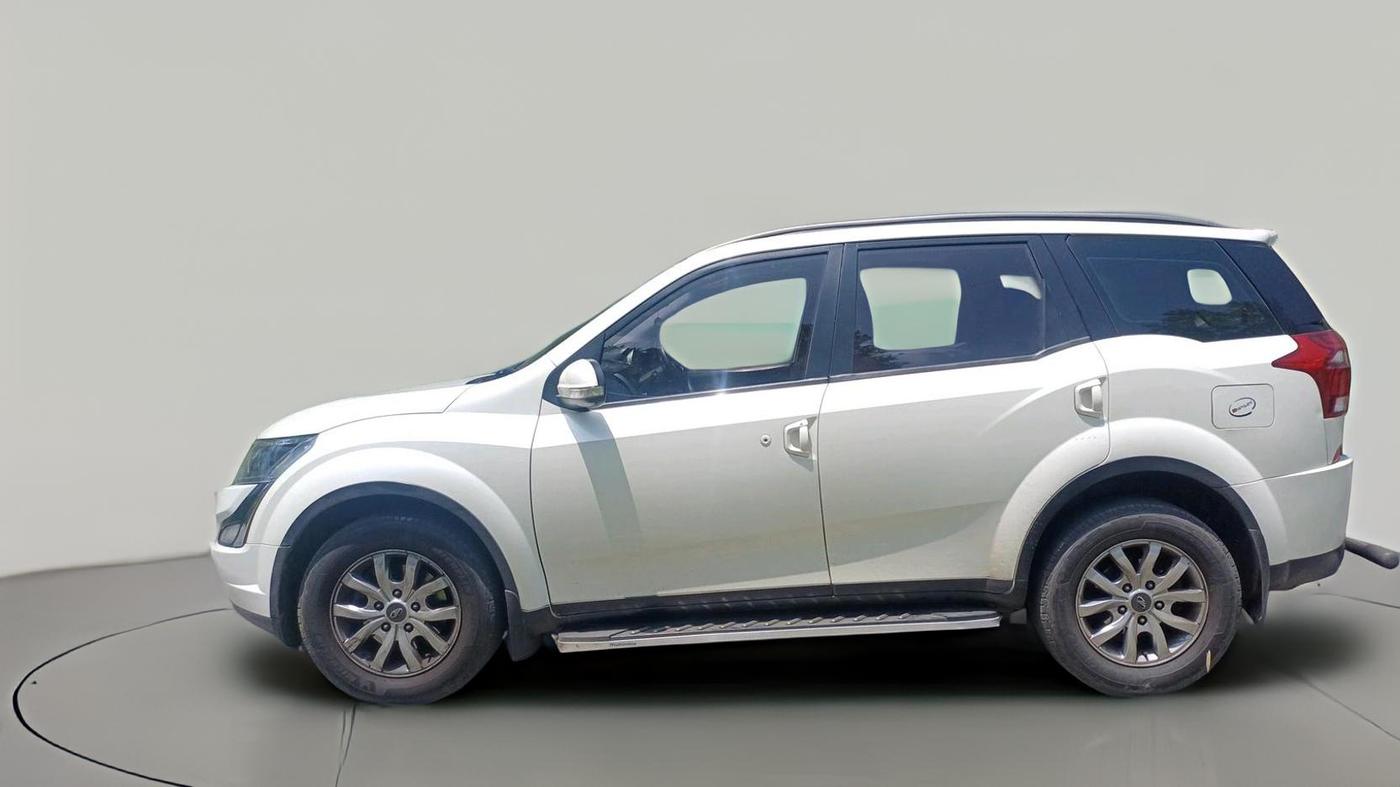 2019 Mahindra XUV500 W9, Diesel, Manual, 1,30,191 km, exterior