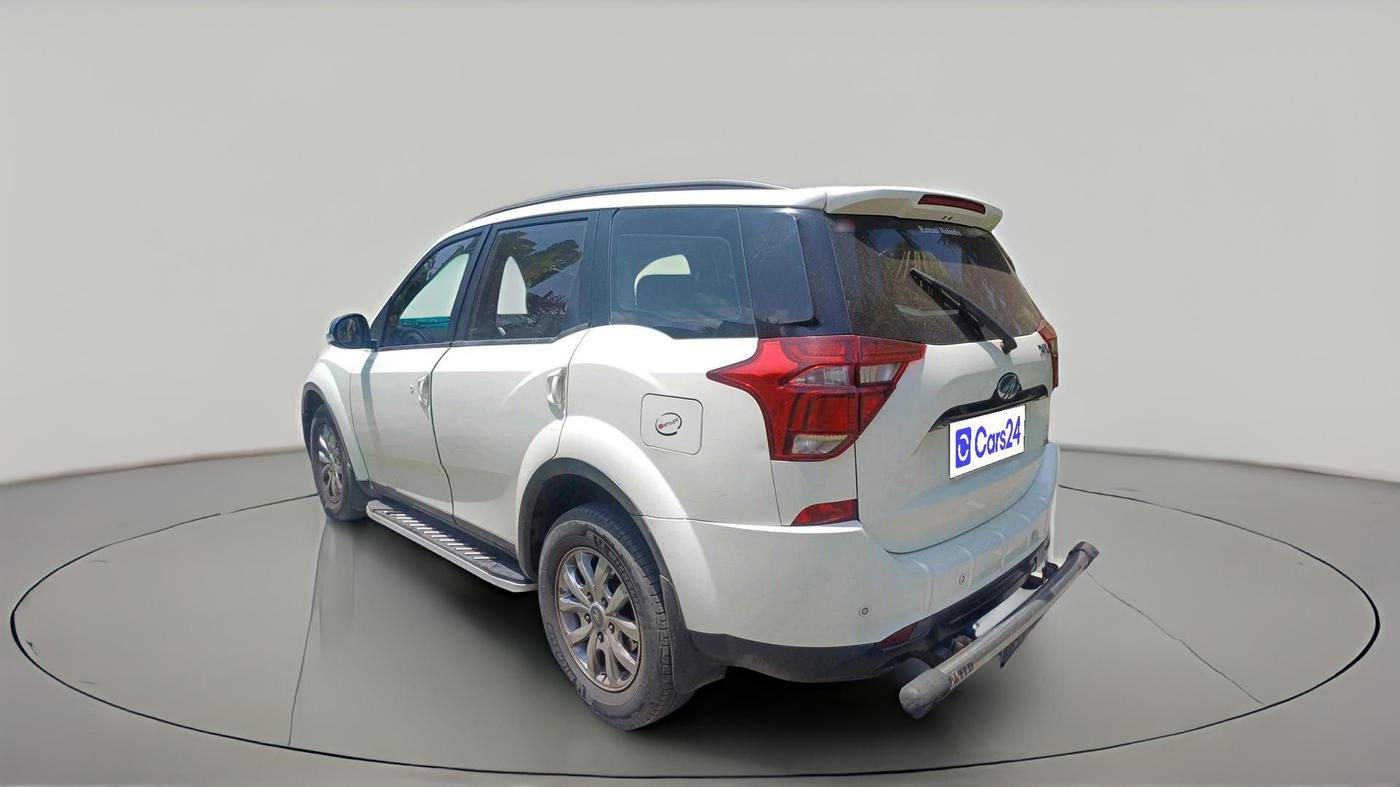 2019 Mahindra XUV500 W9, Diesel, Manual, 1,30,191 km, exterior