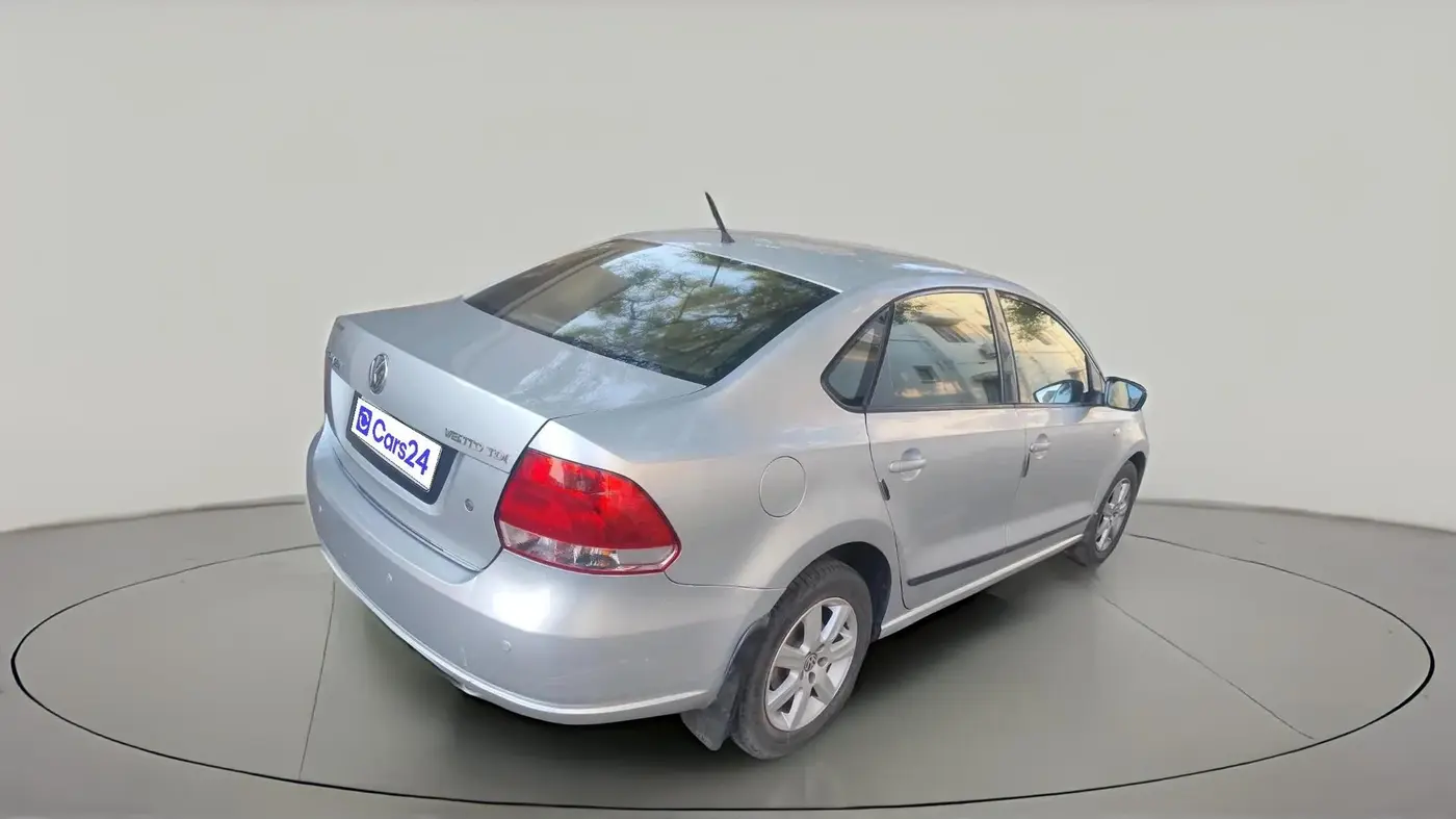 2010 Volkswagen Vento HIGHLINE DIESEL 1.6, Diesel, Manual, 1,38,383 km, exterior