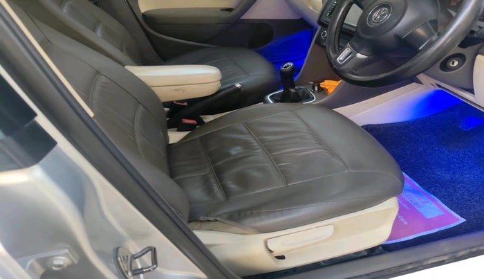 2010 Volkswagen Vento HIGHLINE DIESEL 1.6, Diesel, Manual, 1,38,383 km, interior