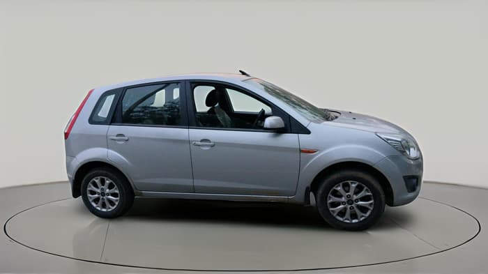 2013 Ford Figo TITANIUM 1.2 PETROL, Petrol, Manual, 1,17,916 km, exterior