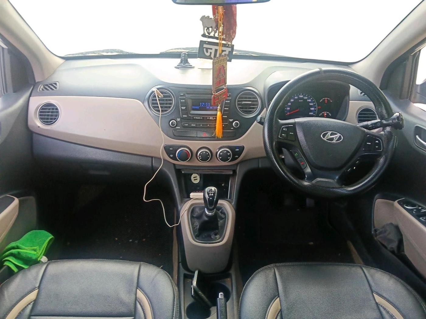 2016 Hyundai Xcent S 1.1 CRDI, Diesel, Manual, 1,04,908 km, interior