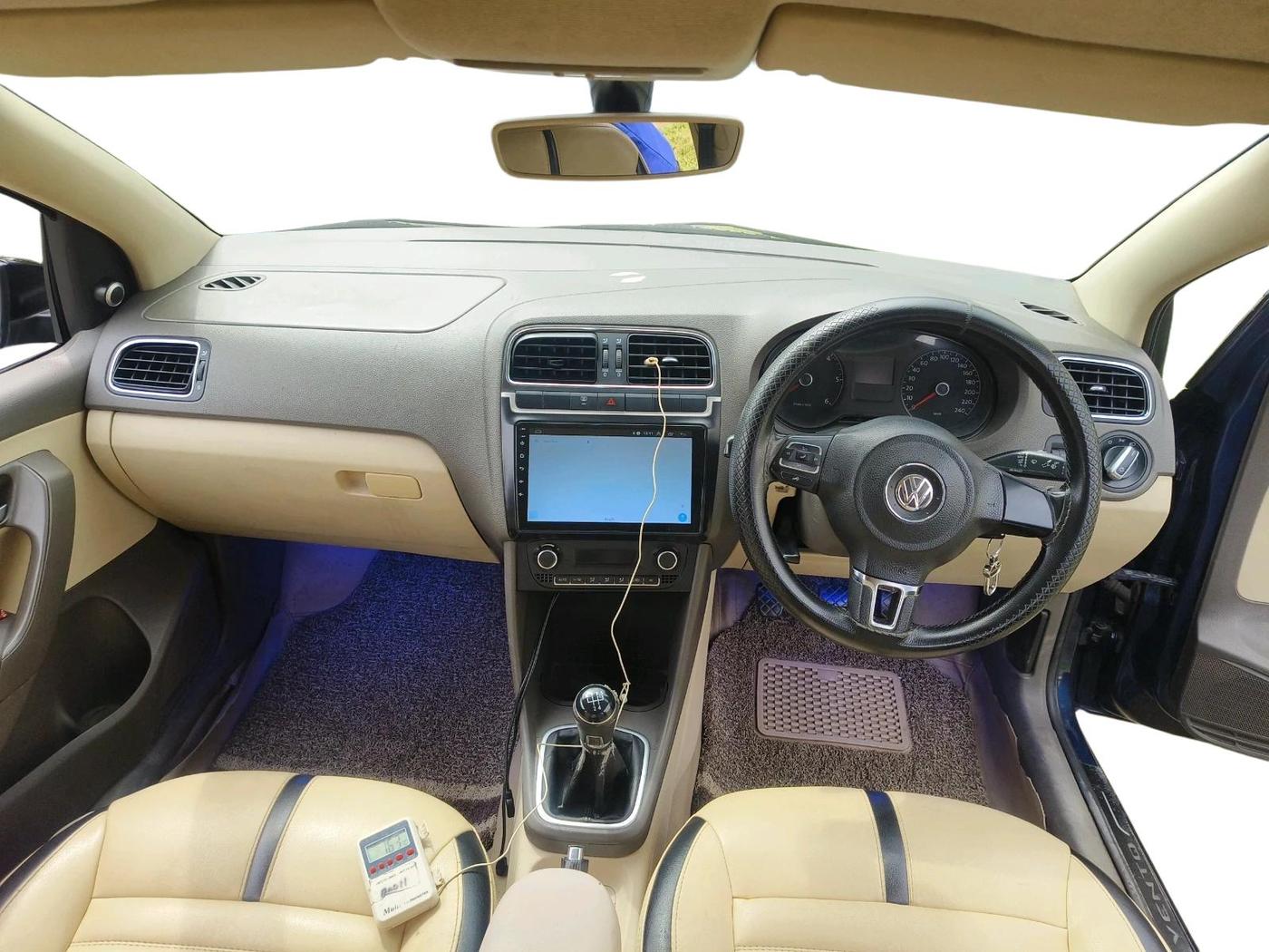 2013 Volkswagen Vento HIGHLINE DIESEL 1.6, Diesel, Manual, 1,18,392 km, interior