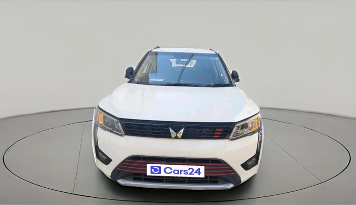 2023 Mahindra XUV300 W8 1.2 PETROL, Petrol, Manual, 21,204 km, exterior