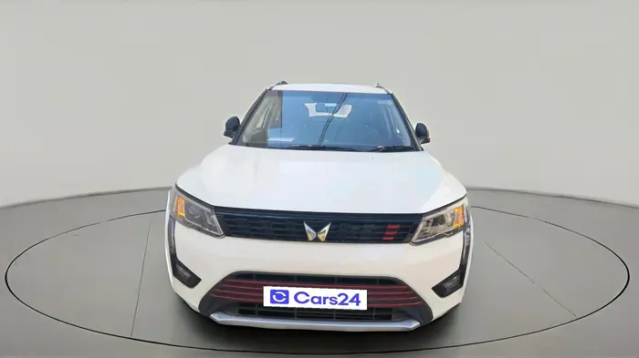 2023 Mahindra XUV300 W8 1.2 PETROL, Petrol, Manual, 21,204 km, exterior