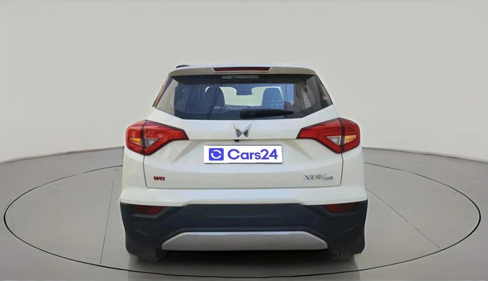 2023 Mahindra XUV300 W8 1.2 PETROL, Petrol, Manual, 21,204 km, exterior