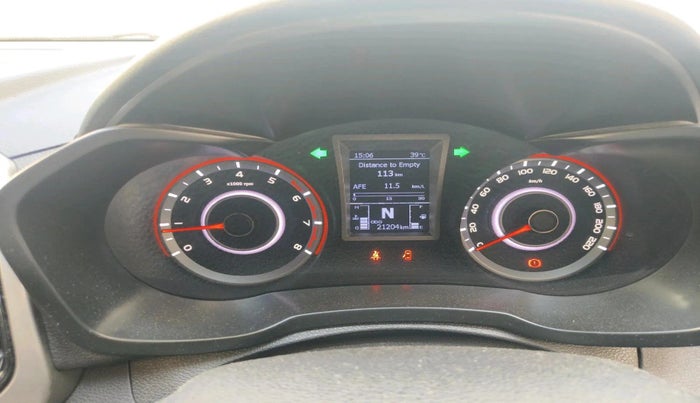 2023 Mahindra XUV300 W8 1.2 PETROL, Petrol, Manual, 21,204 km, interior