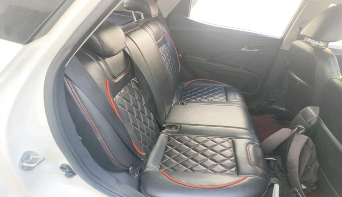 2023 Mahindra XUV300 W8 1.2 PETROL, Petrol, Manual, 21,204 km, interior