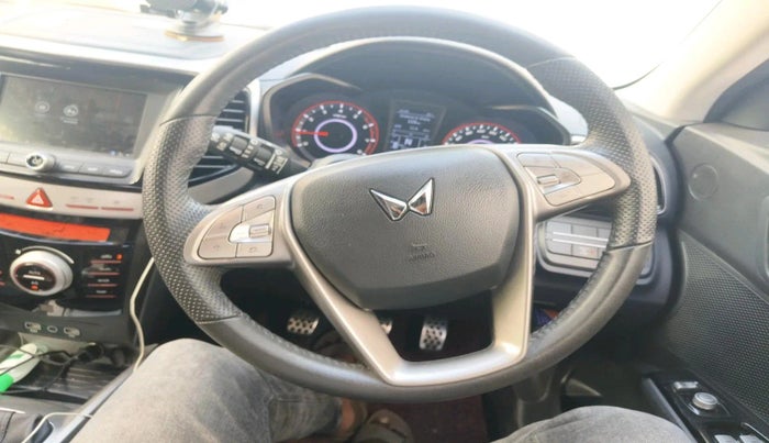 2023 Mahindra XUV300 W8 1.2 PETROL, Petrol, Manual, 21,204 km, interior