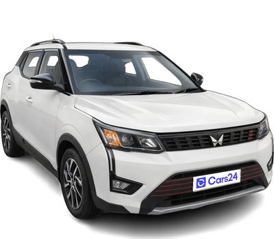 2023 Mahindra XUV300 - SUV - Petrol - Manual - ₹9.50 lakh