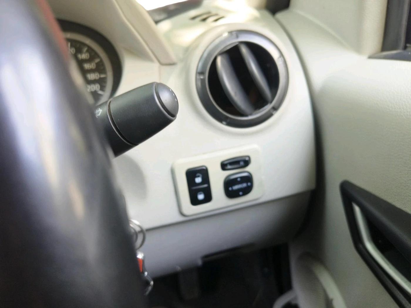2013 Mahindra Verito Vibe CS 1.5 D6, Diesel, Manual, 1,64,059 km, interior