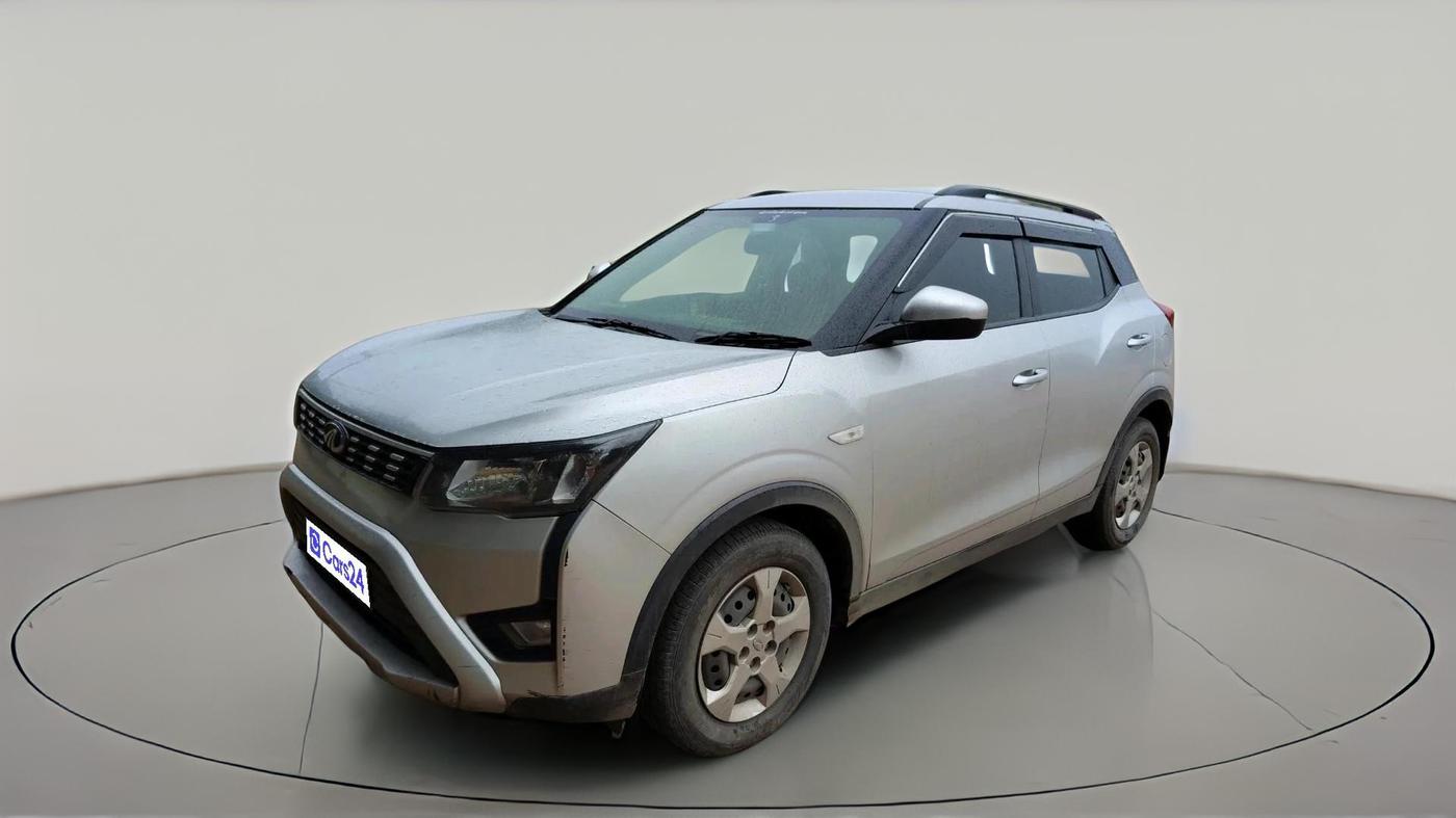2022 Mahindra XUV300 W6 1.2 PETROL, Petrol, Manual, 68,408 km, exterior