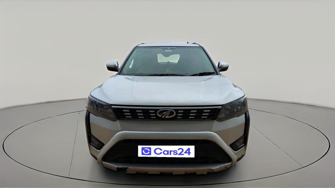 2022 Mahindra XUV300 W6 1.2 PETROL, Petrol, Manual, 68,408 km, exterior