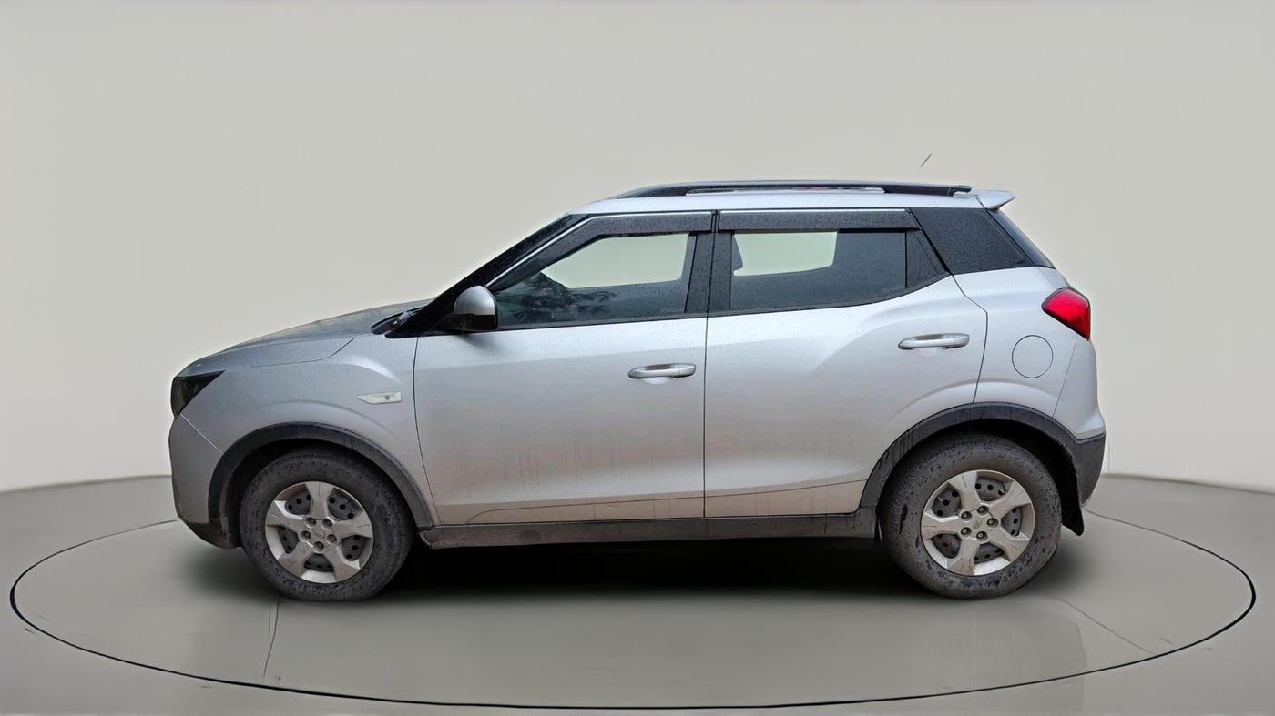 2022 Mahindra XUV300 W6 1.2 PETROL, Petrol, Manual, 68,408 km, exterior