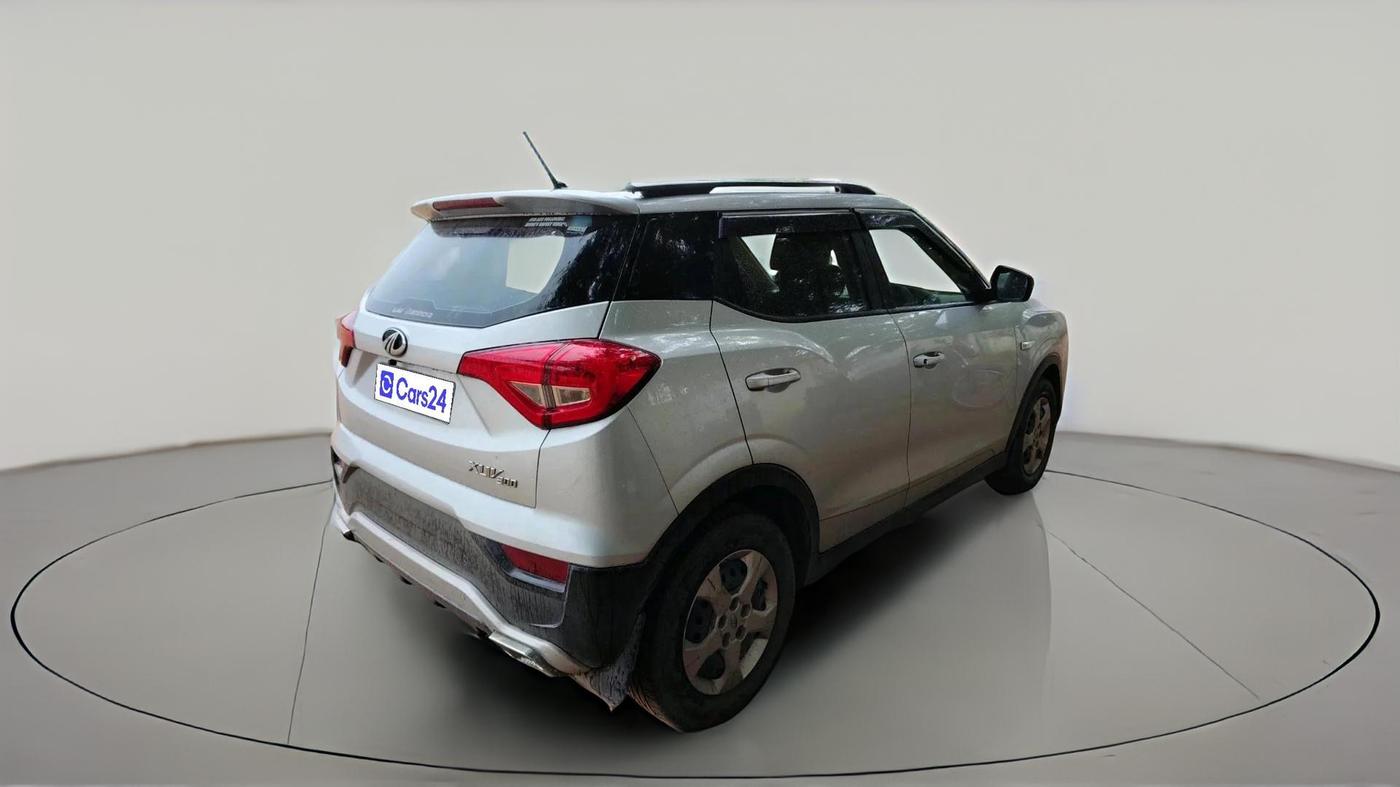 2022 Mahindra XUV300 W6 1.2 PETROL, Petrol, Manual, 68,408 km, exterior