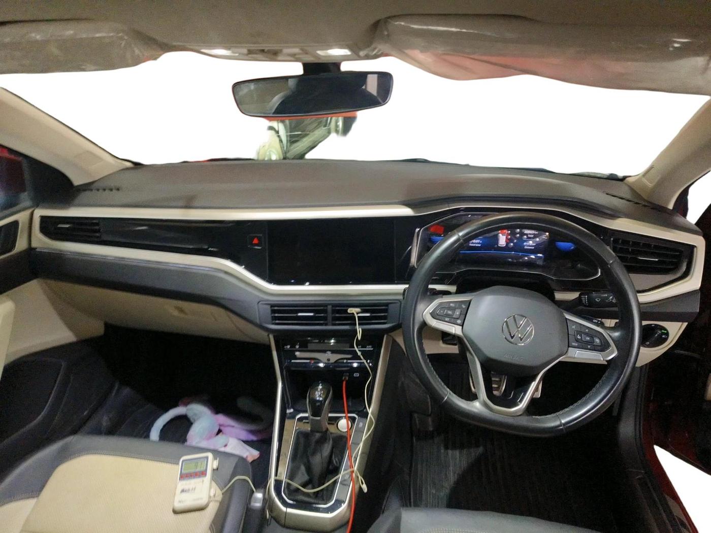 2023 Volkswagen VIRTUS TOPLINE TSI 1.0 AT, Petrol, Automatic, 20,865 km, interior