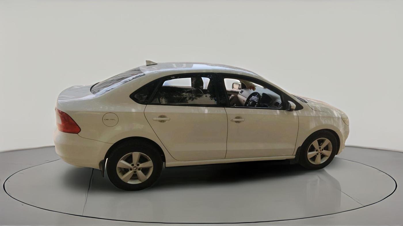 2016 Skoda Rapid 1.5 TDI CR STYLE PLUS AT, Diesel, Automatic, 1,50,173 km, exterior