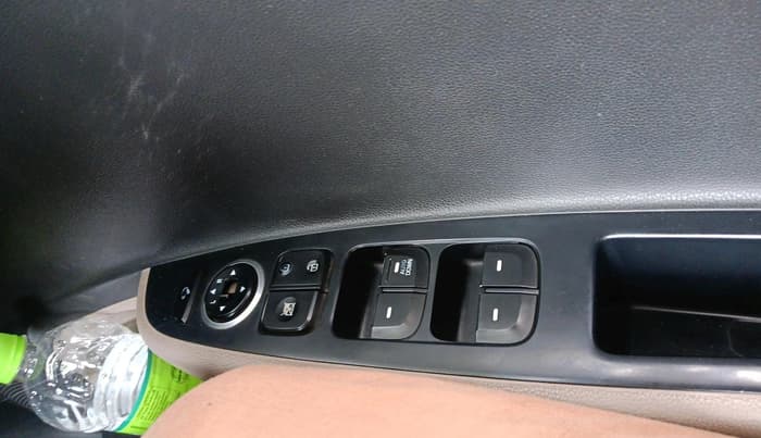 2014 Hyundai Grand i10 SPORTZ 1.2 KAPPA VTVT, Petrol, Manual, 1,30,189 km, interior