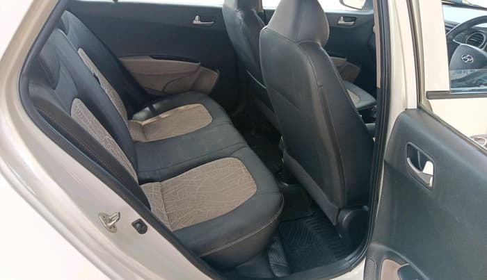 2014 Hyundai Grand i10 SPORTZ 1.2 KAPPA VTVT, Petrol, Manual, 1,30,189 km, interior