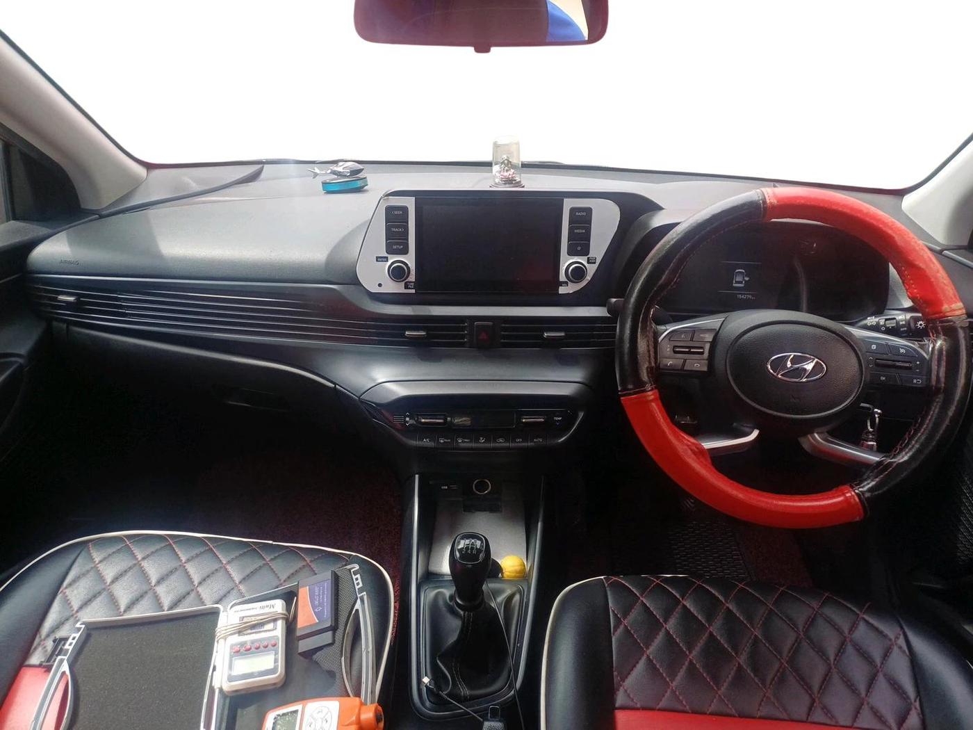 2022 Hyundai NEW I20 SPORTZ 1.2 MT, Petrol, Manual, 1,54,279 km, interior