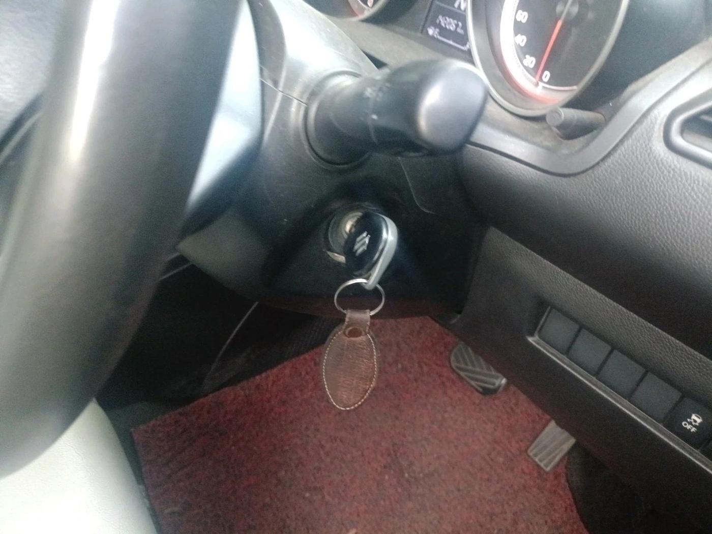 2023 Maruti Swift VXI AMT, Petrol, Automatic, 1,42,067 km, interior