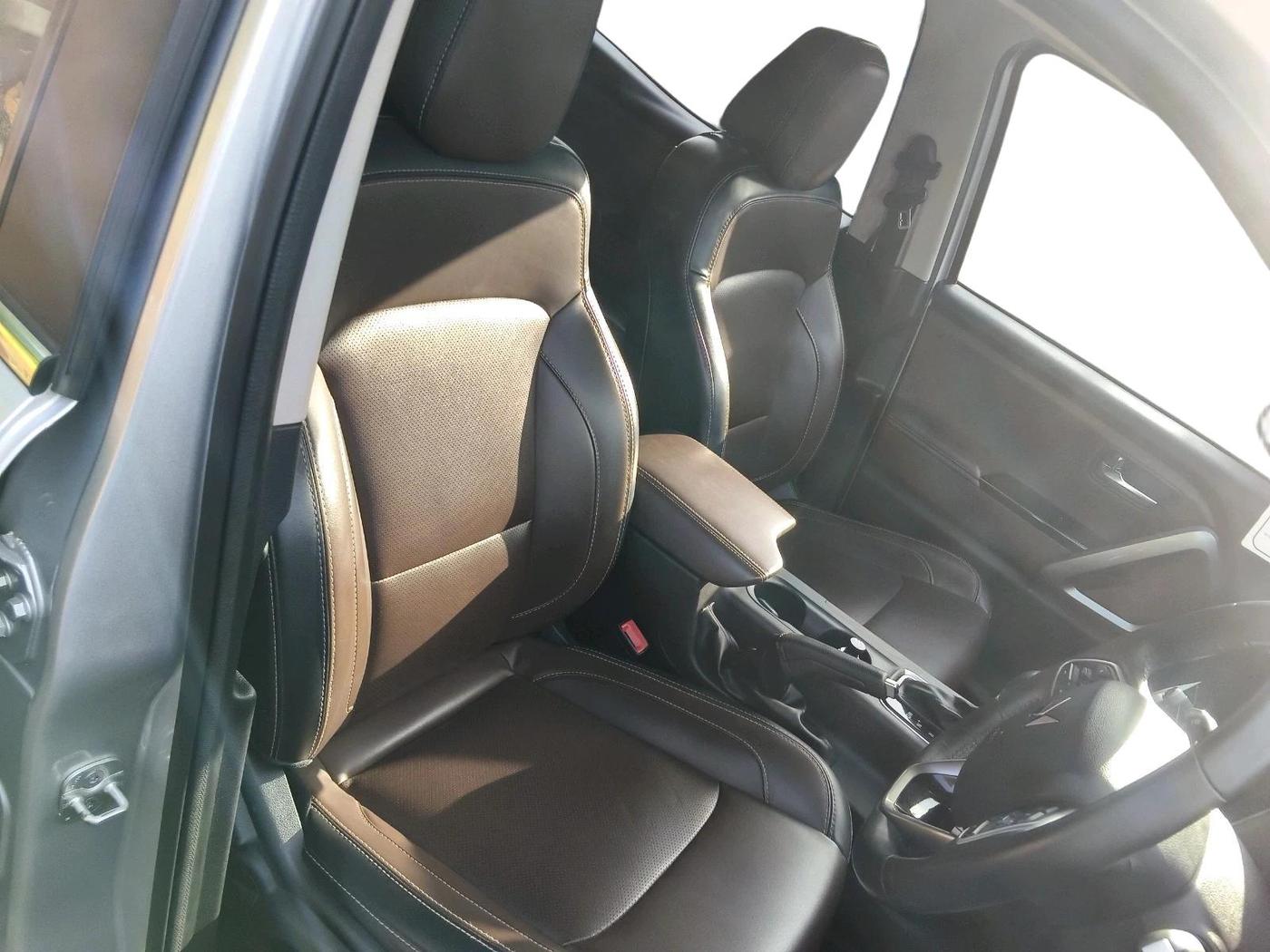 2023 Mahindra SCORPIO-N Z8 DIESEL AT 2WD 7 STR, Diesel, Automatic, 60,388 km, interior