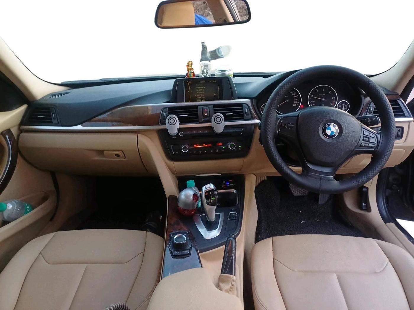 2013 BMW 3 Series 320d, Diesel, Automatic, 1,37,278 km, interior