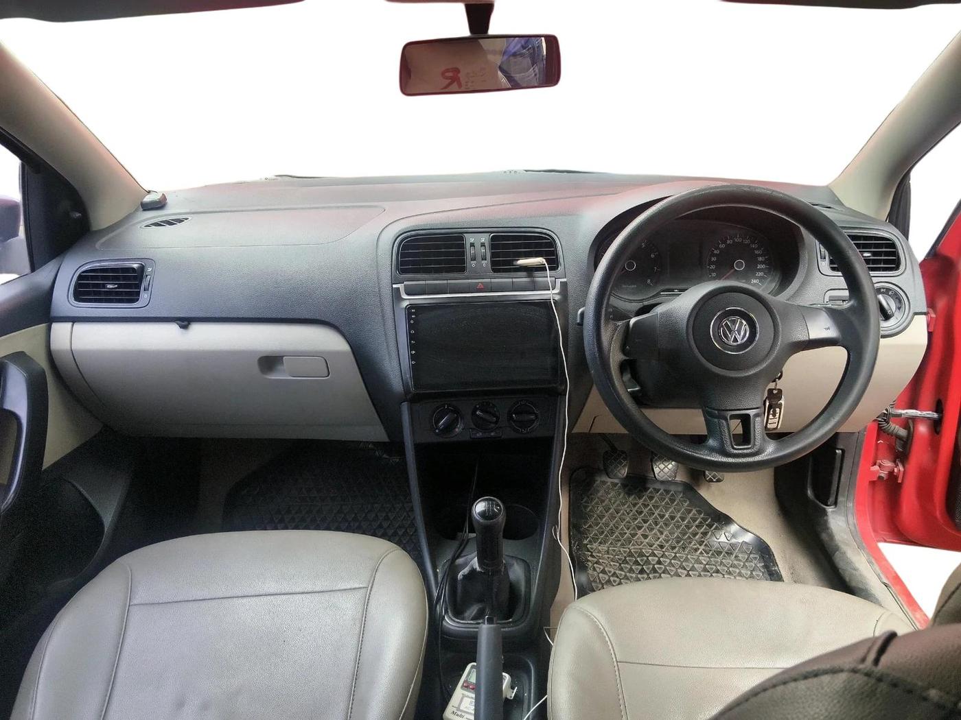2011 Volkswagen Polo TRENDLINE 1.2L PETROL, Petrol, Manual, 1,01,289 km, interior