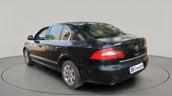 2011 Skoda Superb ELEGANCE 2.0 TDI CR AT, Diesel, Automatic, 1,57,279 km, exterior