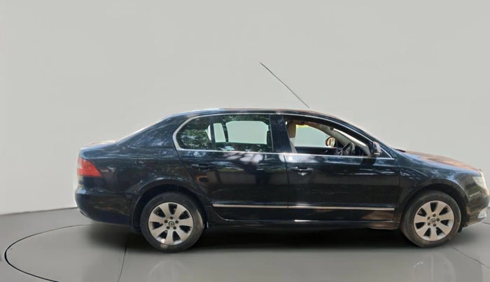 2011 Skoda Superb ELEGANCE 2.0 TDI CR AT, Diesel, Automatic, 1,57,279 km, exterior