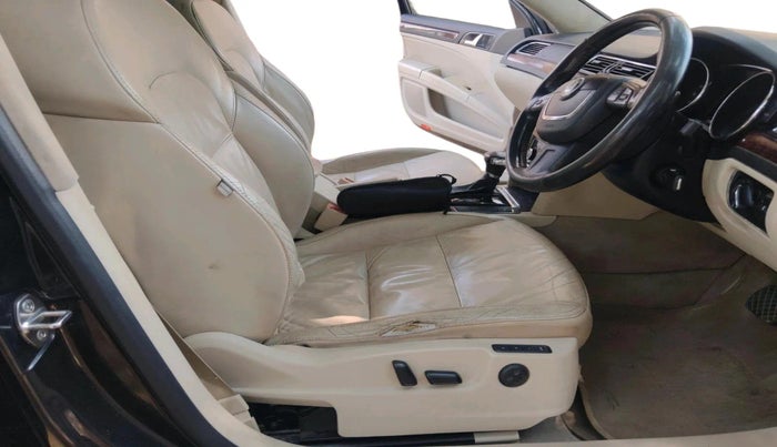 2011 Skoda Superb ELEGANCE 2.0 TDI CR AT, Diesel, Automatic, 1,57,279 km, interior