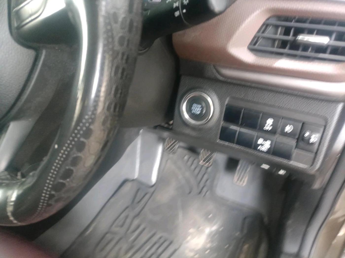 2023 Maruti BREZZA ZXI S-CNG, CNG, Manual, 44,566 km, interior