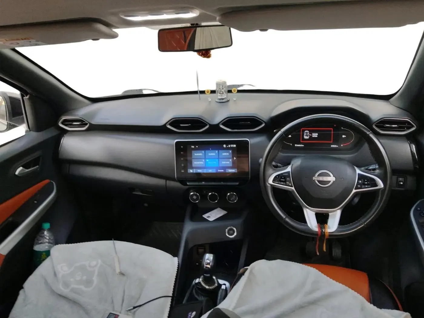 2024 Nissan MAGNITE XV Premium AMT, Petrol, Automatic, 23,523 km, interior