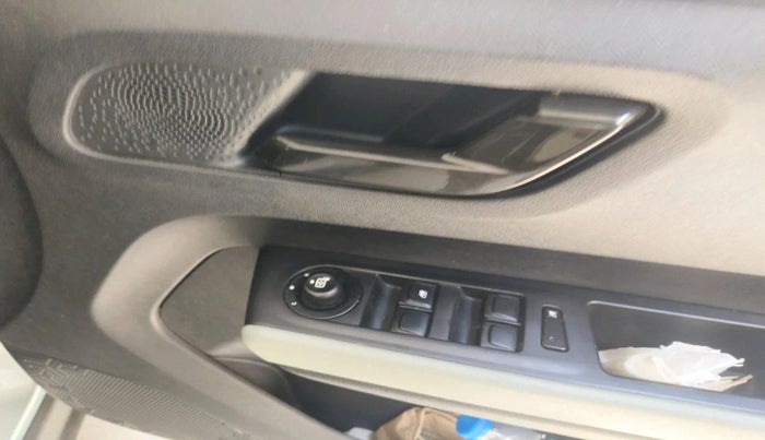 2022 Tata PUNCH ADVENTURE AMT, Petrol, Automatic, 47,173 km, interior