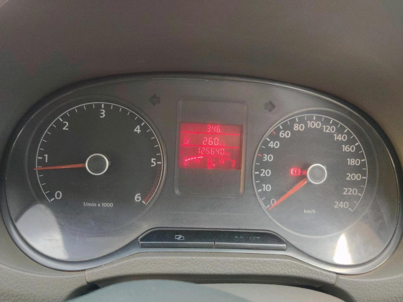2011 Volkswagen Vento HIGHLINE DIESEL 1.6, Diesel, Manual, 1,25,640 km, interior
