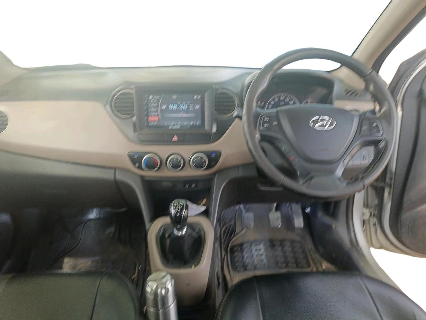 2013 Hyundai Grand i10 ASTA 1.1 CRDI, Diesel, Manual, 1,48,657 km, interior