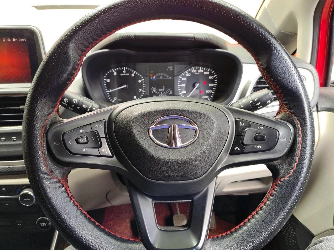 2022 Tata ALTROZ XZ PETROL, Petrol, Manual, 59,302 km, interior