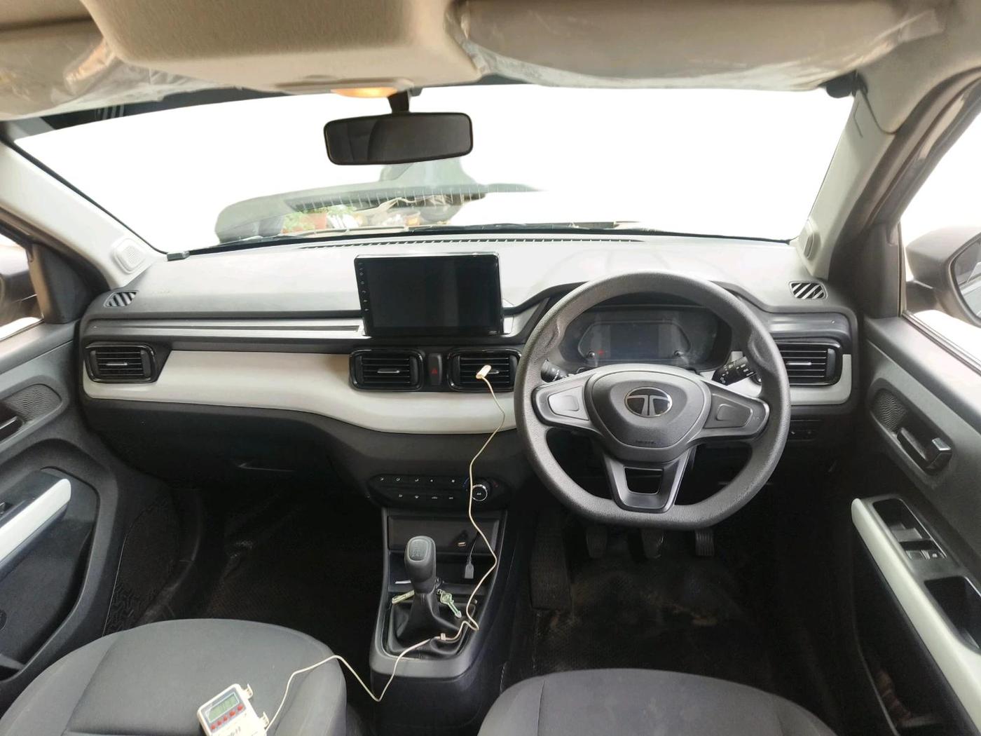 2024 Tata PUNCH PURE MT, Petrol, Manual, 22,092 km, interior