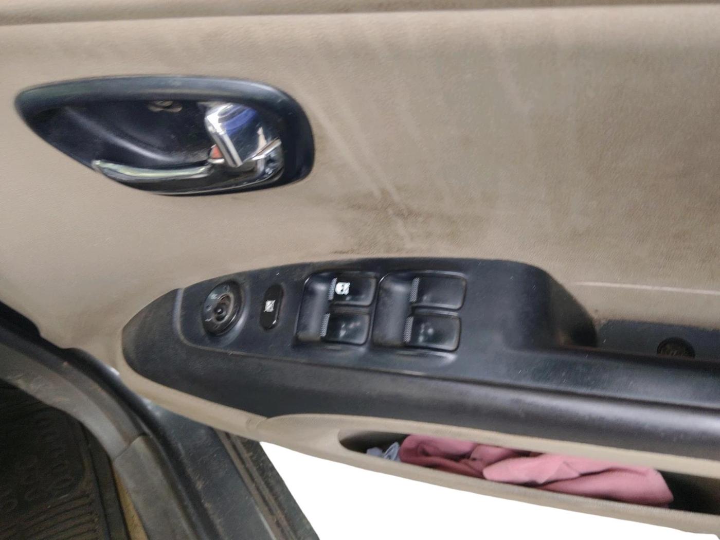 2013 Hyundai i10 MAGNA 1.2, Petrol, Manual, 2,42,101 km, interior