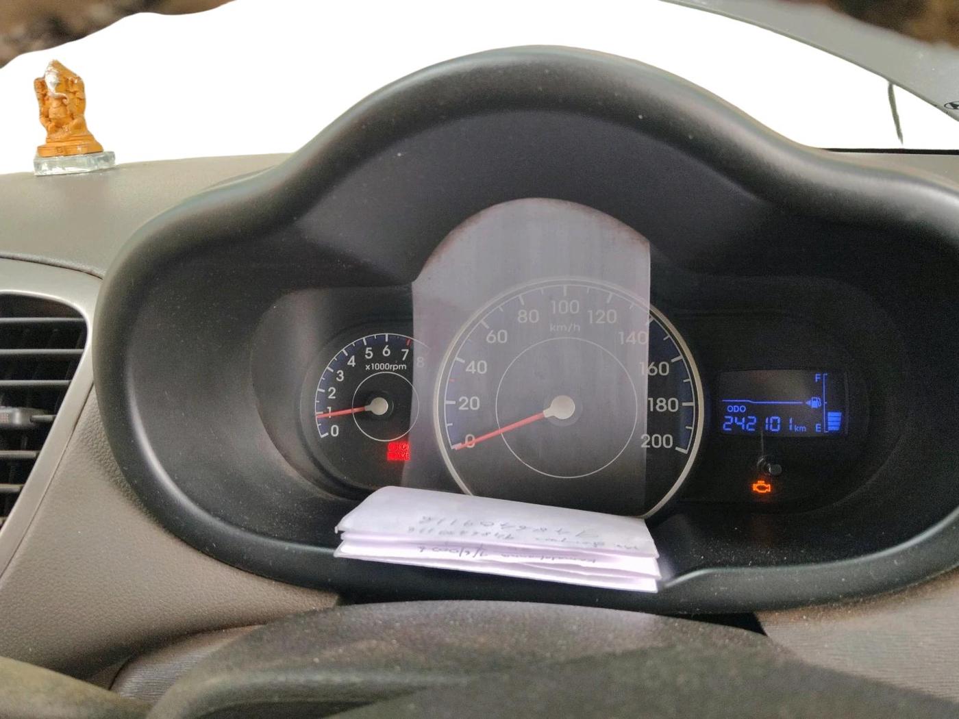 2013 Hyundai i10 MAGNA 1.2, Petrol, Manual, 2,42,101 km, interior