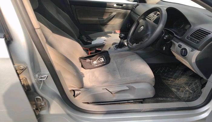 2009 Volkswagen Jetta TRENDLINE 1.9 TDI, Diesel, Manual, 1,49,073 km, interior