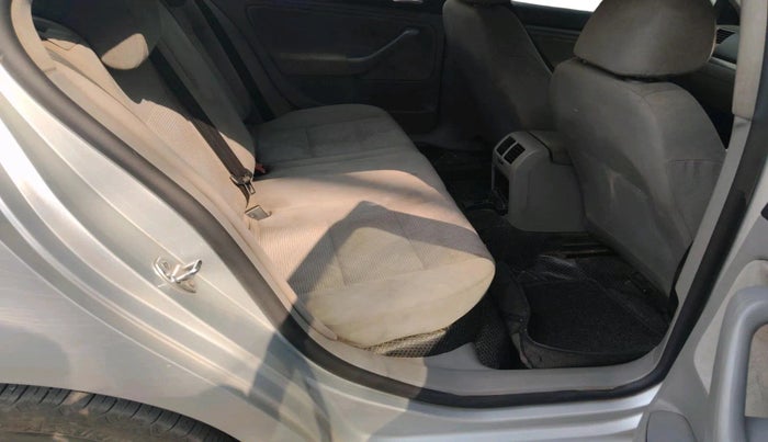 2009 Volkswagen Jetta TRENDLINE 1.9 TDI, Diesel, Manual, 1,49,073 km, interior