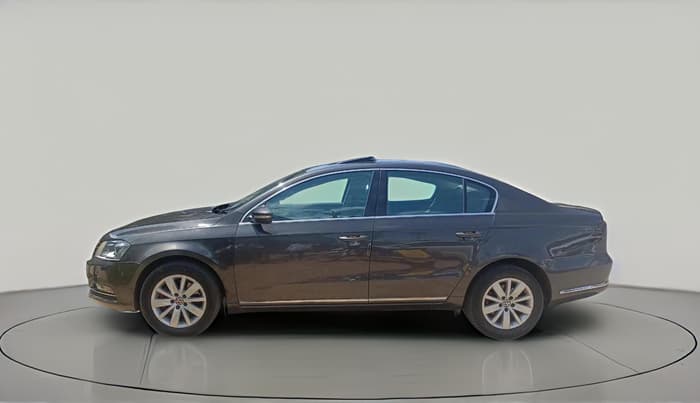 2011 Volkswagen Passat COMFORTLINE DSG, Diesel, Automatic, 1,15,635 km, exterior