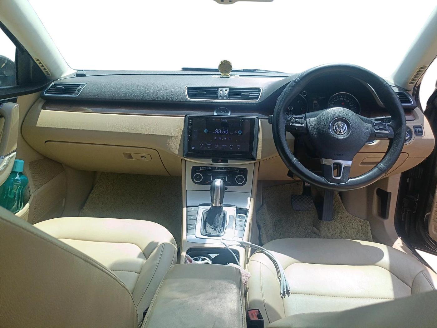 2011 Volkswagen Passat COMFORTLINE DSG, Diesel, Automatic, 1,15,635 km, interior