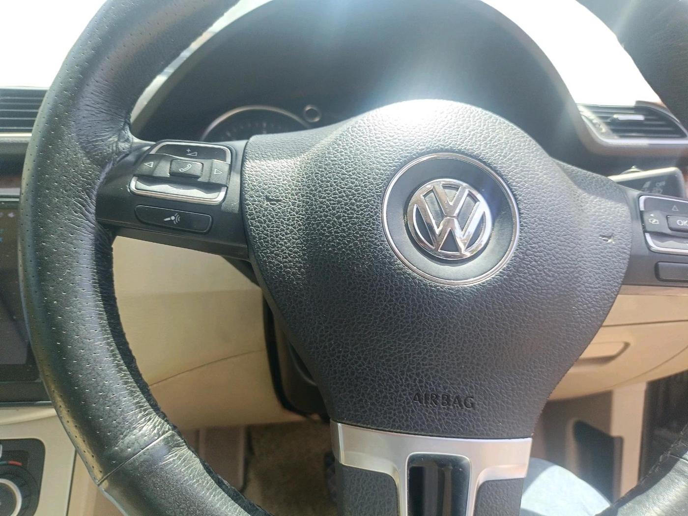2011 Volkswagen Passat COMFORTLINE DSG, Diesel, Automatic, 1,15,635 km, interior