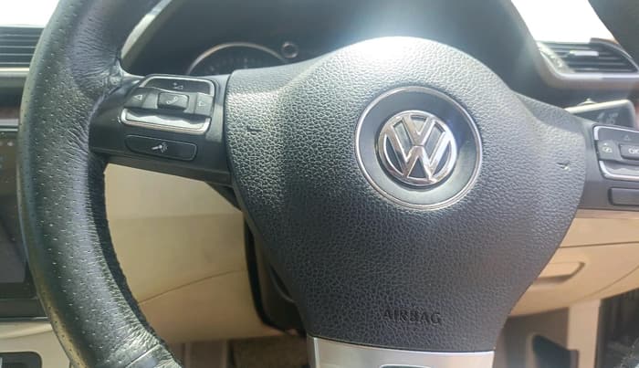 2011 Volkswagen Passat COMFORTLINE DSG, Diesel, Automatic, 1,15,635 km, interior