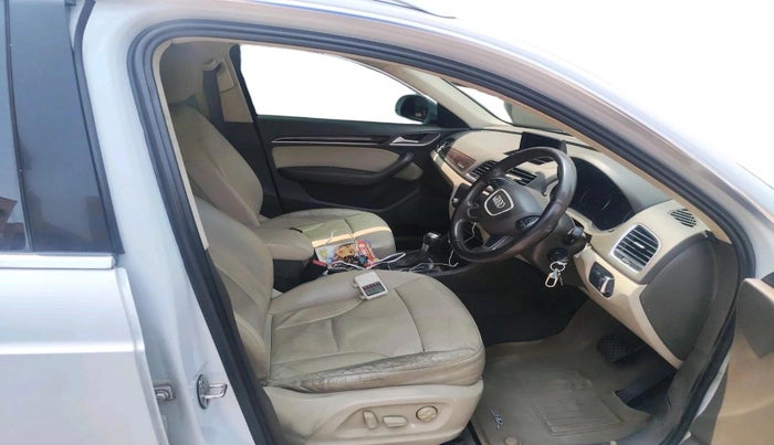 2015 Audi Q3 2.0 QUATTRO TDI AT, Diesel, Automatic, 1,30,336 km, interior