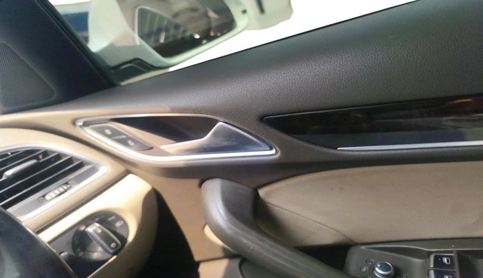 2015 Audi Q3 2.0 QUATTRO TDI AT, Diesel, Automatic, 1,30,336 km, interior